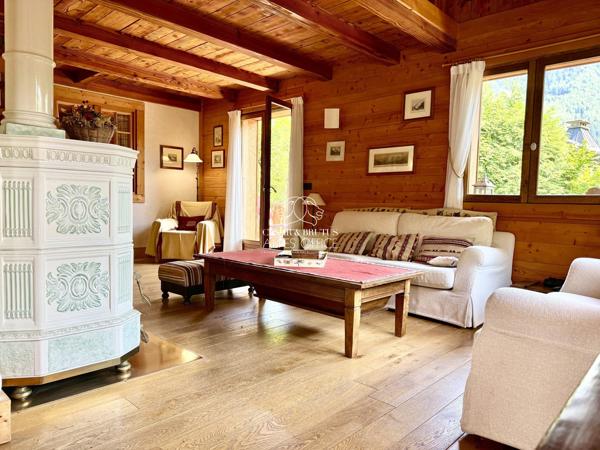 RARE AUX PRAZ DE CHAMONIX-CHALET-5 CHAMBRES-1200 M2 DE TERRAIN- VUE MONT BLANC