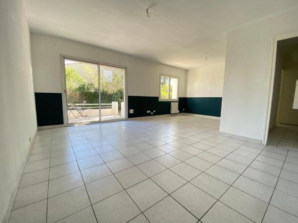 Estanove - Villa - 66.72 m²