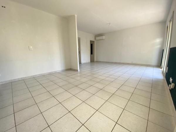 Estanove - Villa - 66.72 m²