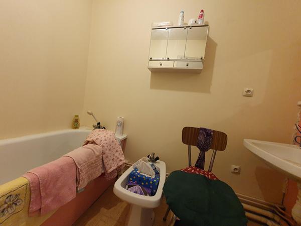 T2 VENDU LOUE avec place de parking privative - NOUVELLE MADELEINE