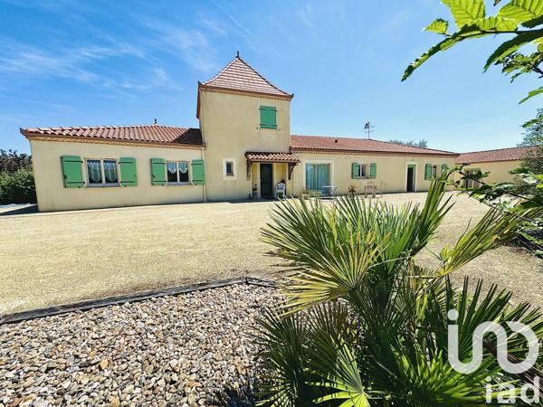 Maison traditionnelle 8 pièces de 264 m² à Pescadoires (46220)