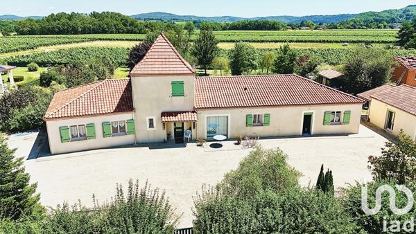 Maison traditionnelle 8 pièces de 264 m² à Pescadoires (46220)