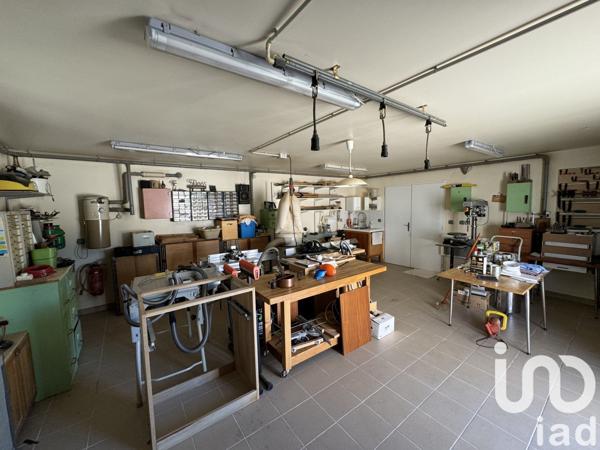 Maison traditionnelle 8 pièces de 264 m² à Pescadoires (46220)