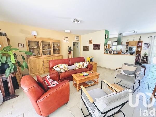 Maison traditionnelle 8 pièces de 264 m² à Pescadoires (46220)