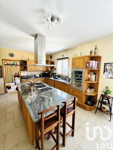 Maison traditionnelle 8 pièces de 264 m² à Pescadoires (46220)