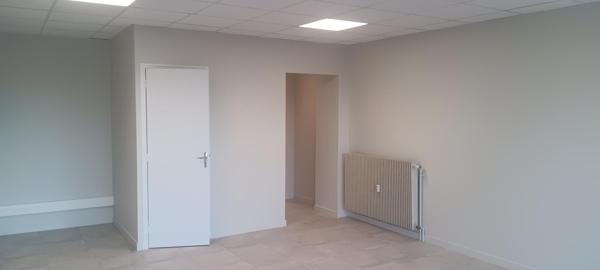 Local en RDC d'une surface totale de 61 m² et sous sol de 30 m² environ - RODEZ