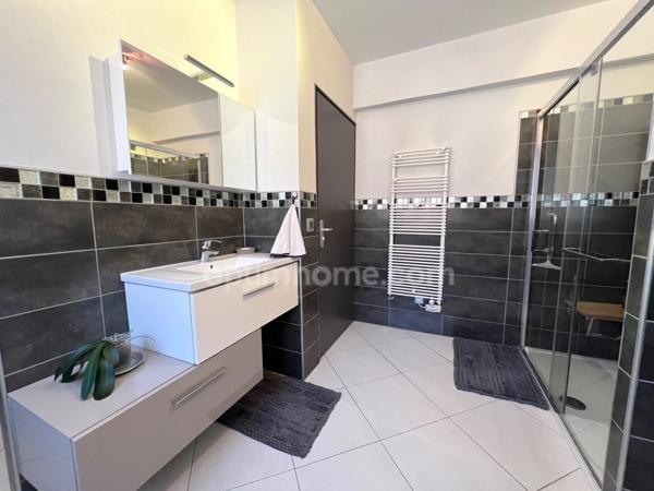 Maison familiale avec potentiel et vue dégagée à Faverges (74210)