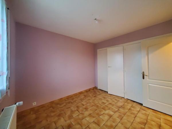 Maison T6 situé dans une impasse au calme et terrain piscinable, sous-sol aménagé et double garages