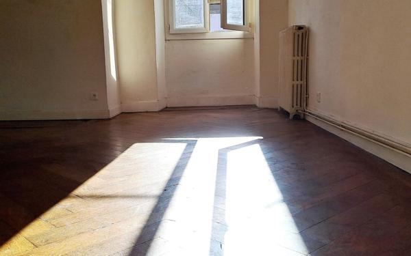 Appartement à vendre    2 pièces • 77,48 m2 Nay