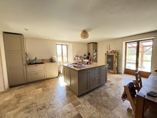 Maison à vendre |  Saint-Martial-sur-Isop |  5 pièces | 186,7 m²