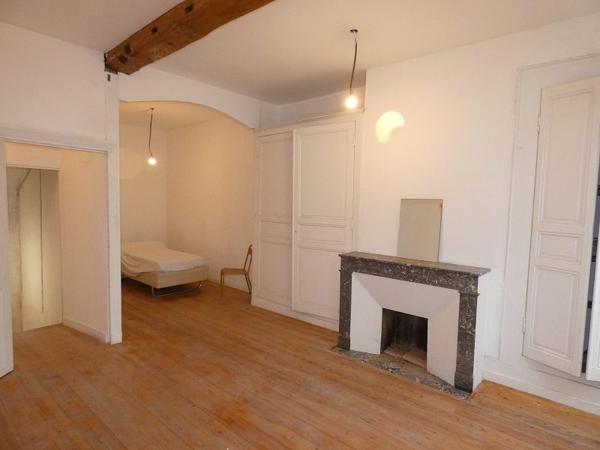 À vendre - Maison mitoyenne 2 côtés, 5 pièces située à Condom (32100)