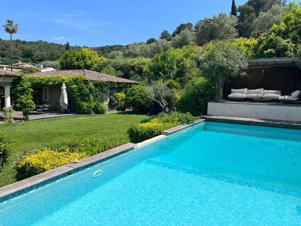 Splendide villa avec jardin paysager à Mougins