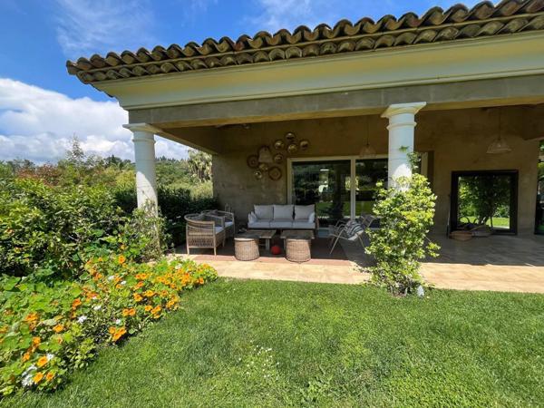 Splendide villa avec jardin paysager à Mougins