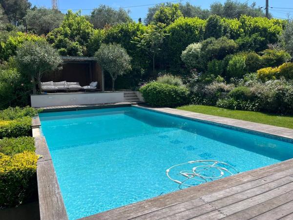Splendide villa avec jardin paysager à Mougins