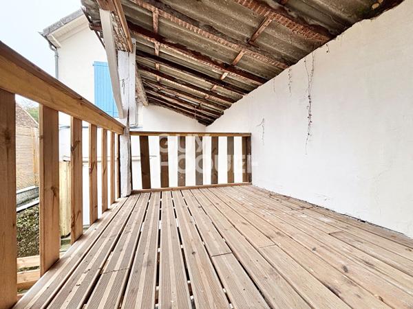 Appartement T3 duplex rénové avec terrasse sur ORTHEZ