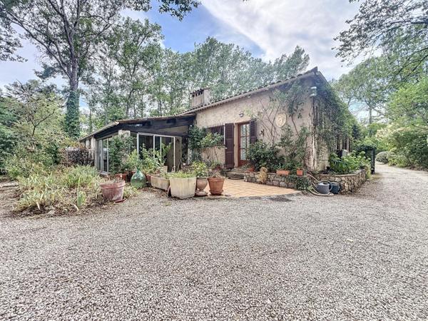 Tourettes-Fayence : Villa + studio indépendant.