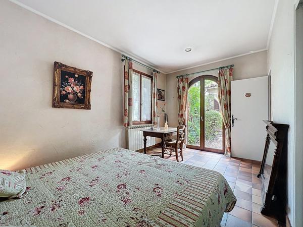 Tourettes-Fayence : Villa + studio indépendant.