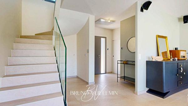 VILLA D'ARCHITECTE CLASSEE DOUBLE A / PISCINE, GARAGE & CARPORT / 2 SUITES et 3 CHAMBRES