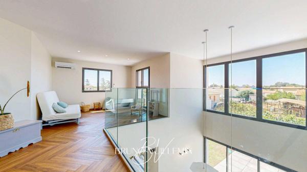 VILLA D'ARCHITECTE CLASSEE DOUBLE A / PISCINE, GARAGE & CARPORT / 2 SUITES et 3 CHAMBRES