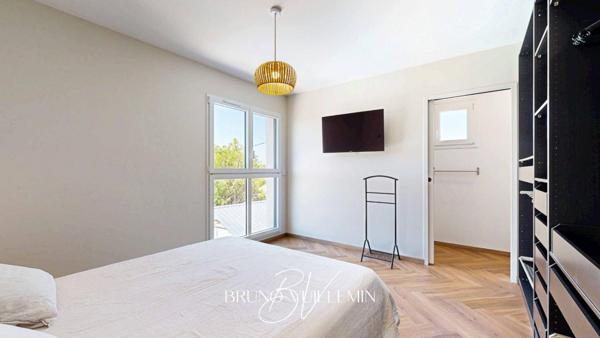 VILLA D'ARCHITECTE CLASSEE DOUBLE A / PISCINE, GARAGE & CARPORT / 2 SUITES et 3 CHAMBRES