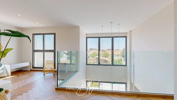 VILLA D'ARCHITECTE CLASSEE DOUBLE A / PISCINE, GARAGE & CARPORT / 2 SUITES et 3 CHAMBRES