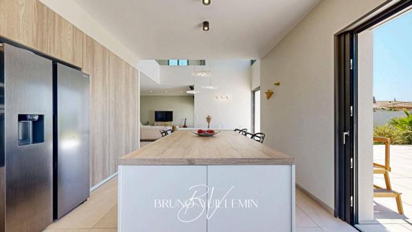 VILLA D'ARCHITECTE CLASSEE DOUBLE A / PISCINE, GARAGE & CARPORT / 2 SUITES et 3 CHAMBRES