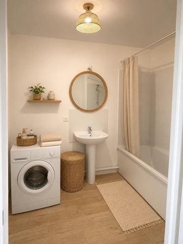 Vente                                                      Appartement
                        
                     3 pièces                      60 m2                     à Melun