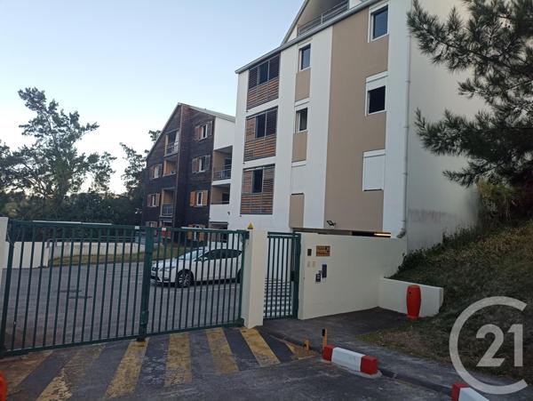 Appartement F3 à vendre  3 pièces - 54,64 m2 ST DENIS - 974