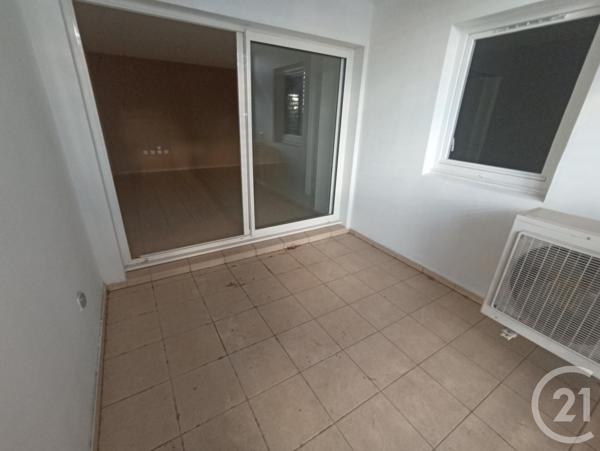 Appartement F3 à vendre  3 pièces - 54,64 m2 ST DENIS - 974