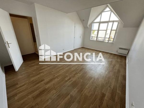 Location Studio 31.02 m² - 2 SQUARE LA PIERRE FITE Rambouillet 78120