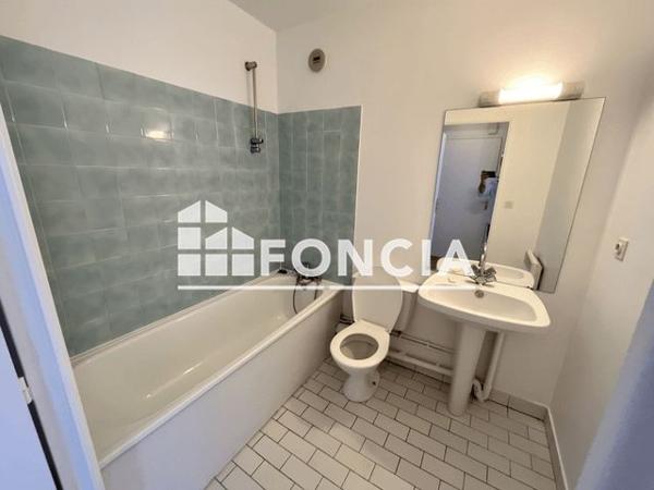 Location Studio 31.02 m² - 2 SQUARE LA PIERRE FITE Rambouillet 78120