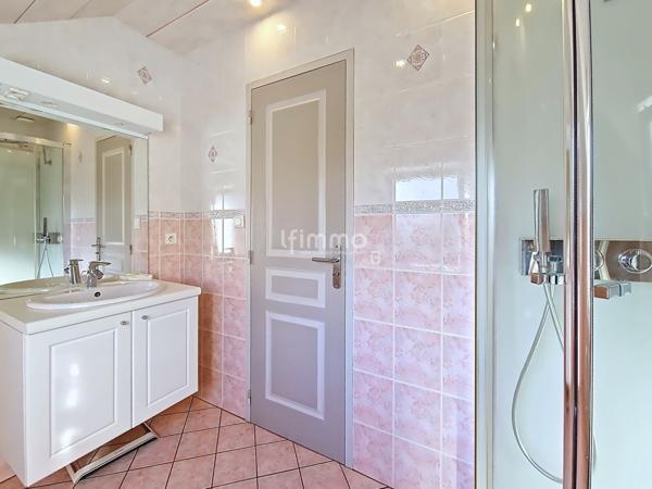 Maison, 4 pièces, de 12O m² à Cast 29150