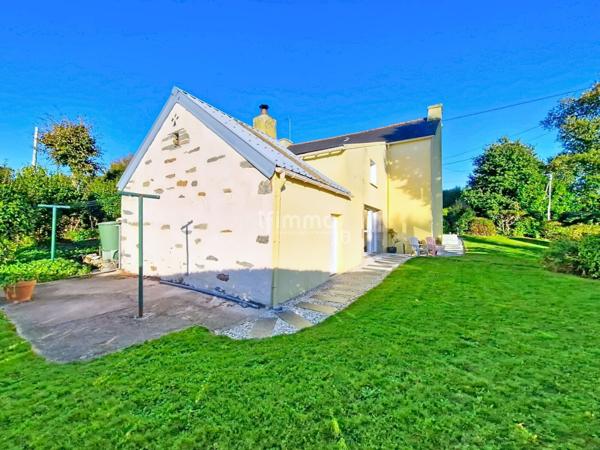 Maison, 4 pièces, de 12O m² à Cast 29150