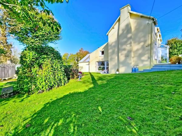 Maison, 4 pièces, de 12O m² à Cast 29150