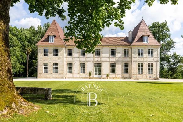 Dax, Château 8 Chambres -  650 m² à vendre