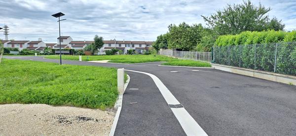 Centre ville de Bourg En Bresse , beau terrain à bâtir de  607 m2 viabilisé.