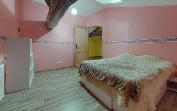 Maison à vendre    5 pièces • 234 m2 Saint-Jean-d'Ardières