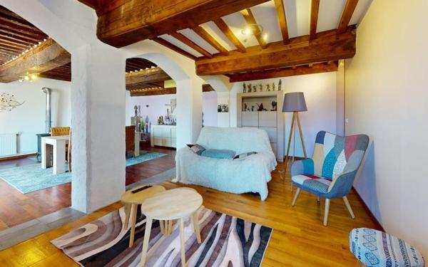 Maison à vendre    5 pièces • 234 m2 Saint-Jean-d'Ardières