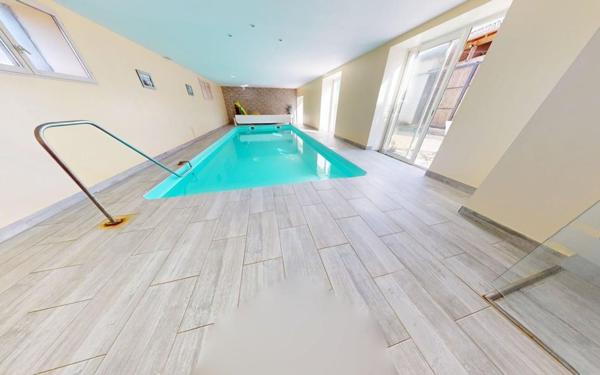 Maison à vendre    5 pièces • 234 m2 Saint-Jean-d'Ardières