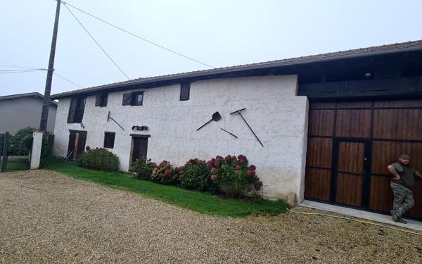 Maison à vendre    5 pièces • 234 m2 Saint-Jean-d'Ardières