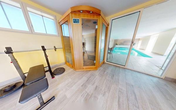 Maison à vendre    5 pièces • 234 m2 Saint-Jean-d'Ardières