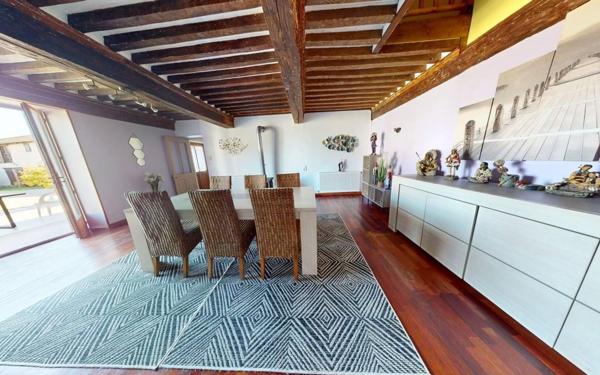 Maison à vendre    5 pièces • 234 m2 Saint-Jean-d'Ardières