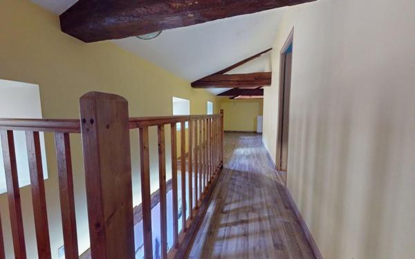 Maison à vendre    5 pièces • 234 m2 Saint-Jean-d'Ardières