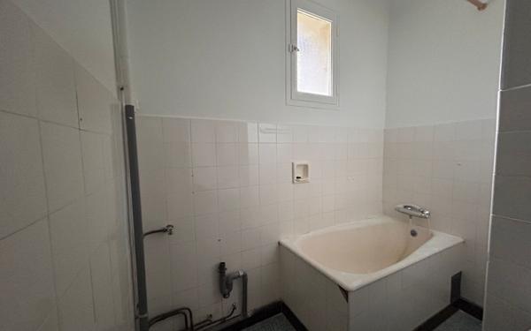 Appartement à louer    3 pièces •  Les Vans