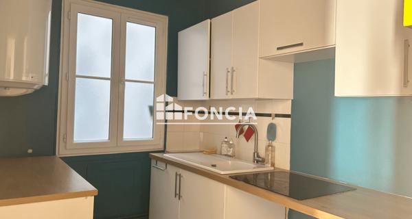 Location Appartement 3 pièces 47.89 m² - Paris 75015