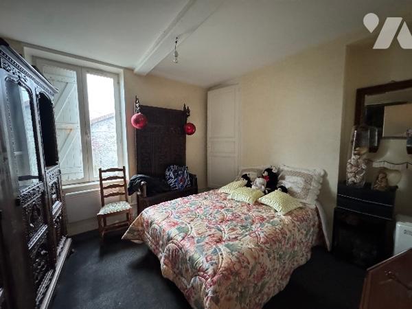 IDEAL INVESTISSEUR - IMMEUBLE LOUÉ
Immeuble 2 logements et 2 locataires (865€ de loyer par mois)