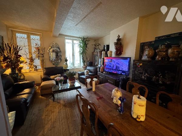 IDEAL INVESTISSEUR - IMMEUBLE LOUÉ
Immeuble 2 logements et 2 locataires (865€ de loyer par mois)