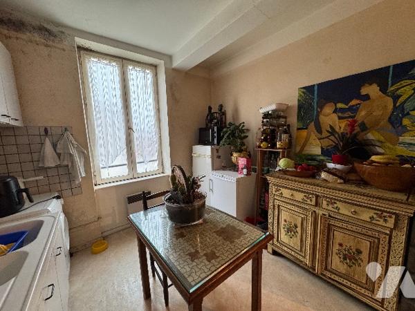 IDEAL INVESTISSEUR - IMMEUBLE LOUÉ
Immeuble 2 logements et 2 locataires (865€ de loyer par mois)