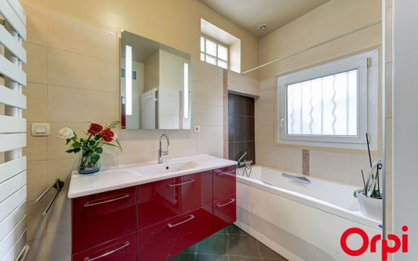 Maison à vendre    7 pièces • 173,04 m2 Villeurbanne