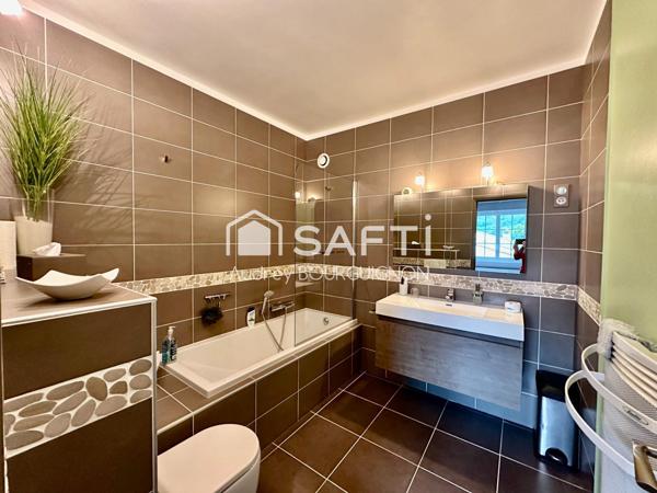 Maison 8 pièces • 118 m² • Terrain 640 m² • Vue • Aucun travaux • Bagnols-sur-Cèze